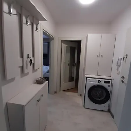 Apartment дора