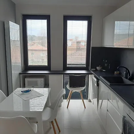 дора Apartment